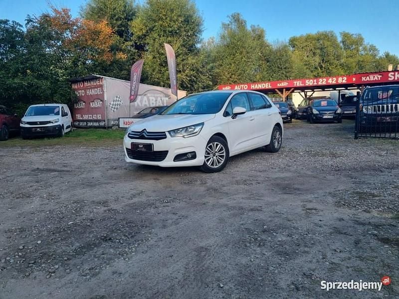 Biały Używany 2016 Citroën C4 Hatchback | 28 500 zł - Obraz 1/4