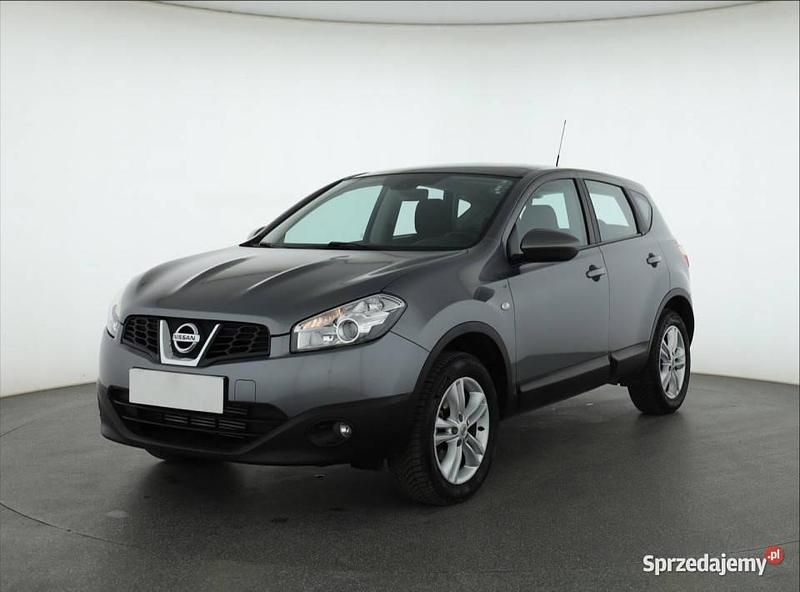 Używany Nissan Qashqai 110 KM (80 kW) 2013 Szary SUV