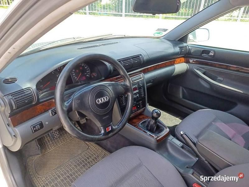 Używany Audi A4 1999 Srebrny Kombi