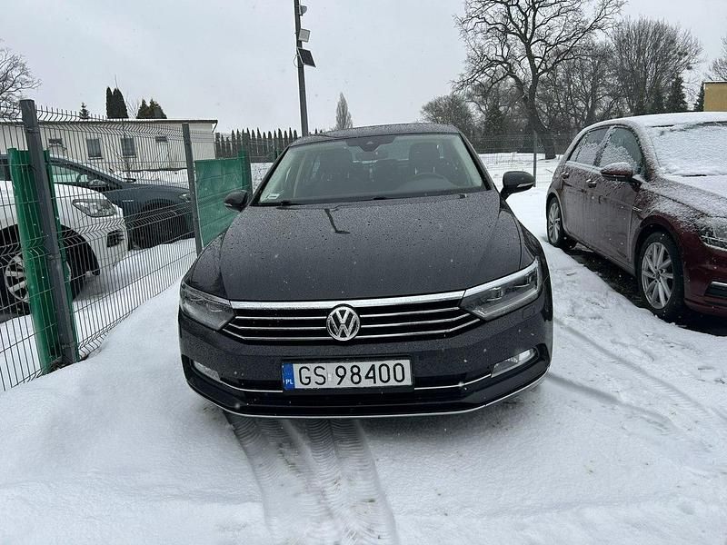 Używany VW Passat Highline 150 KM (110 kW) 2017 Czarny Sedan/Limuzyna