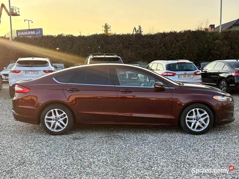 Używany Ford Fusion 2016 Bordowy Sedan/Limuzyna