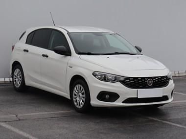 Biały Używany 2016 Fiat Tipo Hatchback | 33 999 zł (Dobra cena) - Obraz 1/4