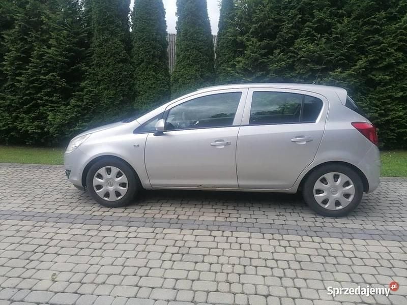 Srebrny Używany 2009 Opel Corsa Hatchback | 6500 zł (Dobra cena) - Obraz 1/4