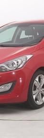 Używany Hyundai i30 128 KM (94 kW) 2013 Czerwony Hatchback