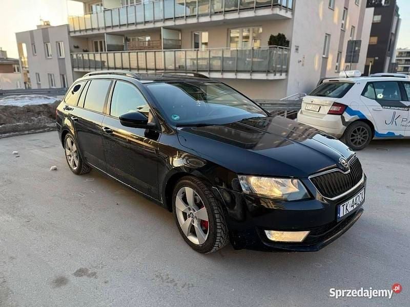 Używany Skoda Octavia Ambition 2014 Czarny Kombi