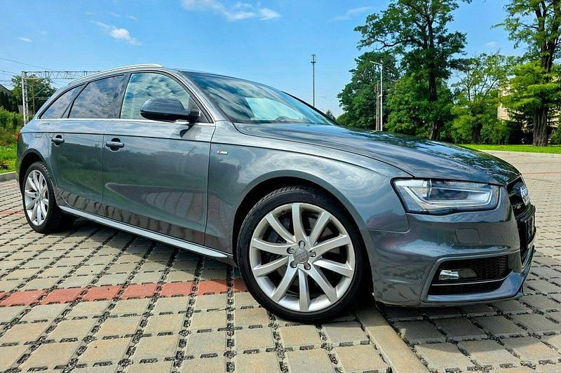 Używany Audi A4 S-Line 245 KM (180 kW) 2015 Szary Kombi