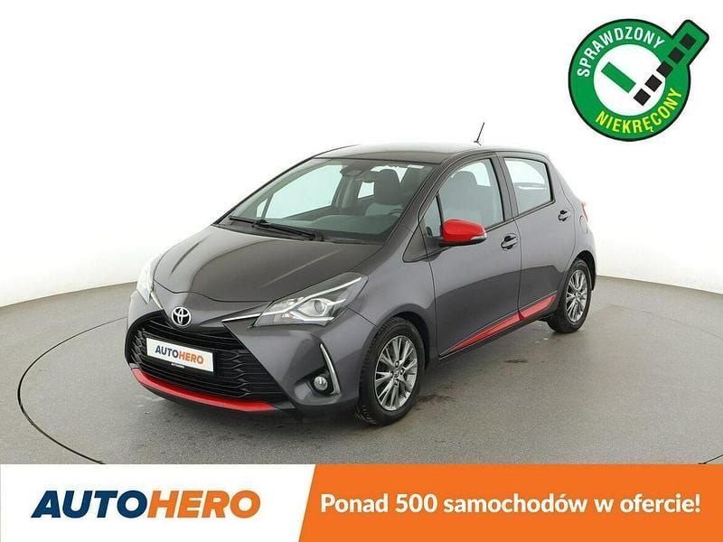 Szary Używany 2017 Toyota Yaris Hatchback | 44 900 zł (Super Cena) - Obraz 1/3