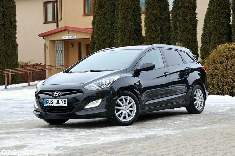Używany Hyundai i30 99 KM (72 kW) 2012 Czarny Kombi