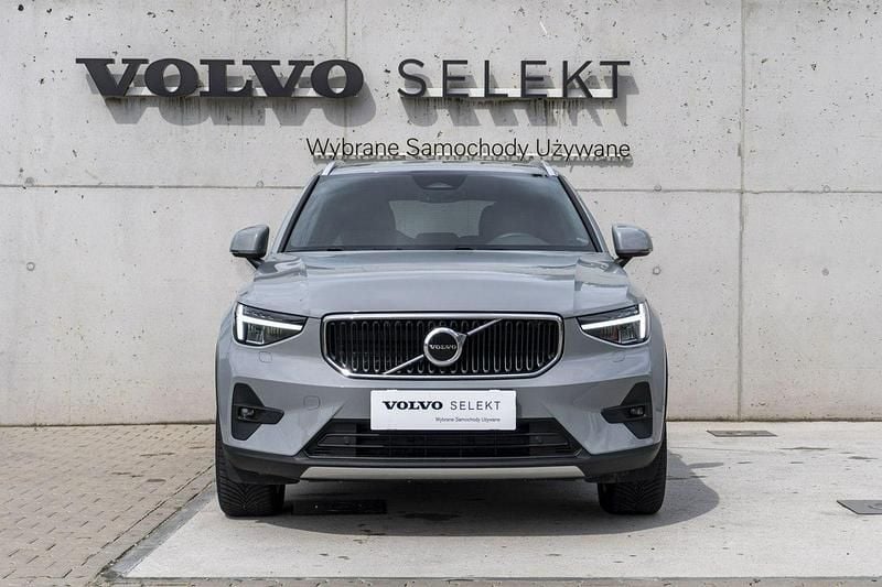 Używany Volvo XC40 197 KM (144 kW) 2024 Szary (metalik) SUV