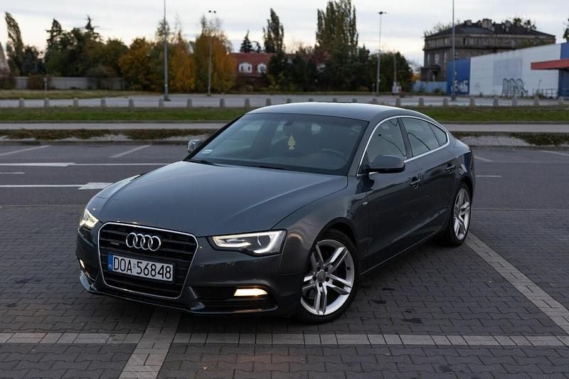 Szary Używany 2013 Audi A5 Sportback S-Line Sedan/Limuzyna | 59 000 zł (Uczciwa cena) - Obraz 1/4