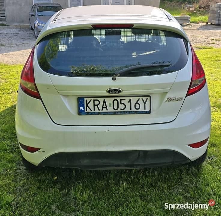 Używany Ford Fiesta 2012 Biały Van