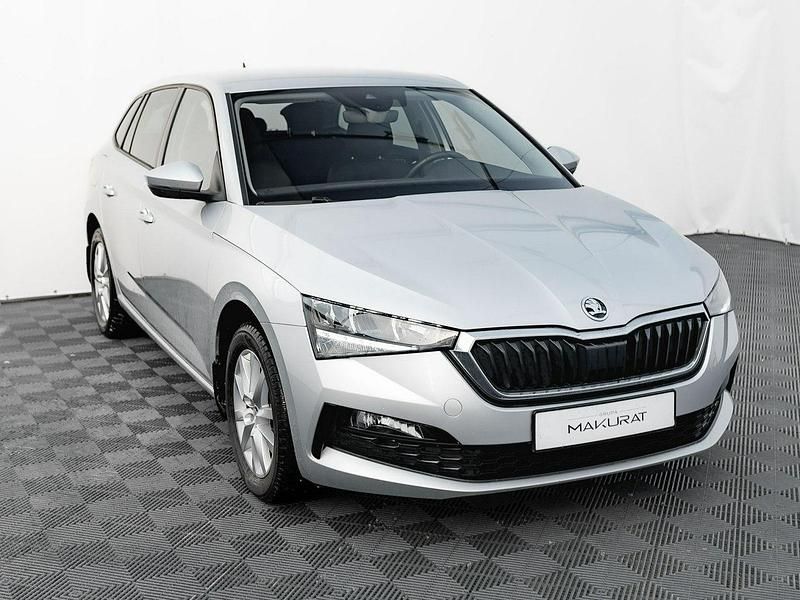 Używany Skoda Scala 110 KM (80 kW) 2022 Srebrny Hatchback