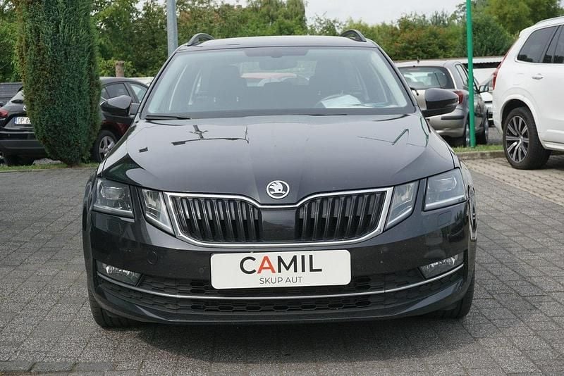 Czarny Używany 2019 Skoda Octavia Kombi | 65 000 zł - Obraz 1/2
