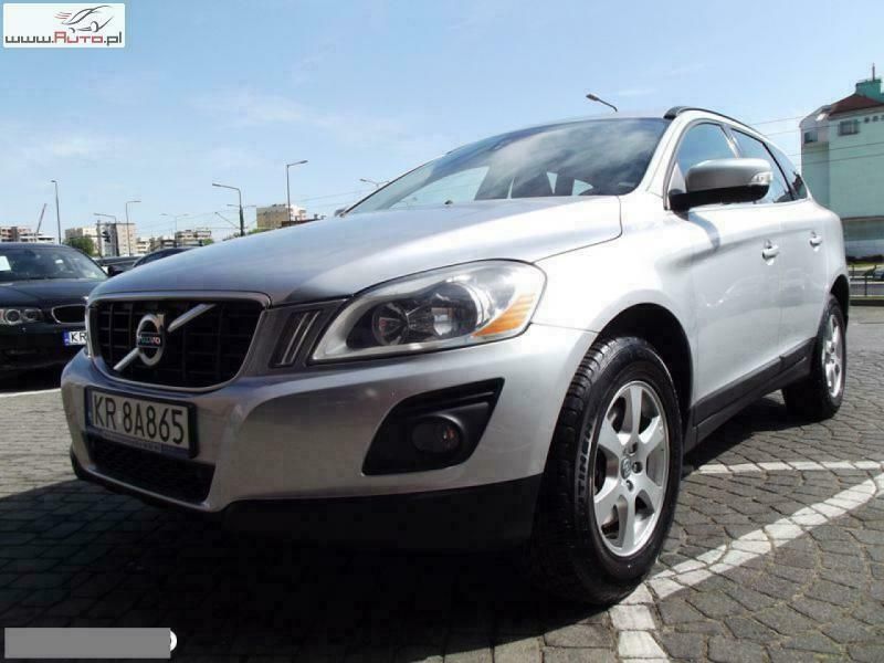 Srebrny Używany 2010 Volvo XC60 Momentum SUV | 75 900 zł - Obraz 1/4