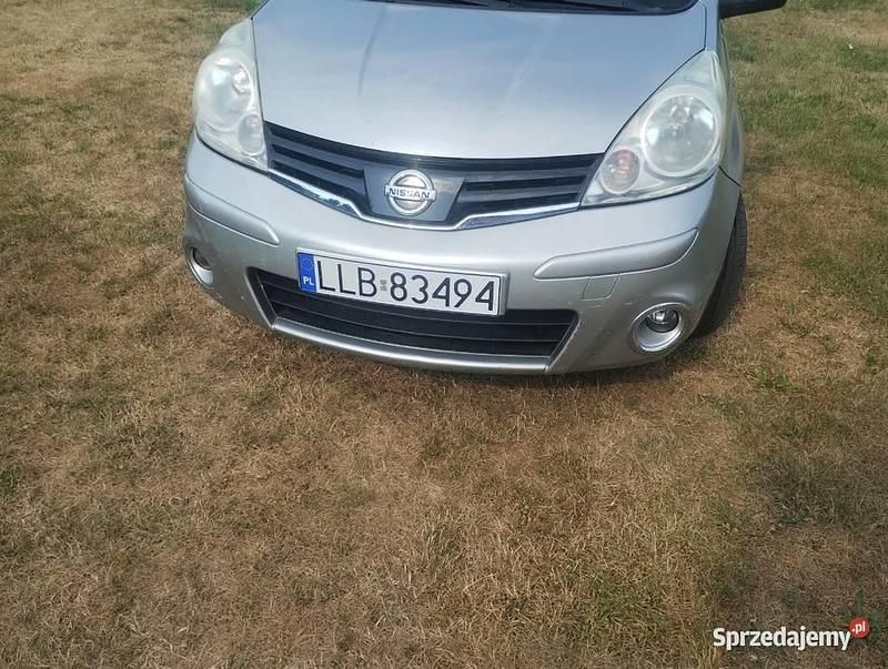 Używany Nissan Note 2013 Srebrny Sedan/Limuzyna