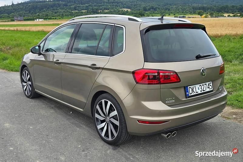 Używany VW Golf VII Highline 2015 Złoty Sedan/Limuzyna