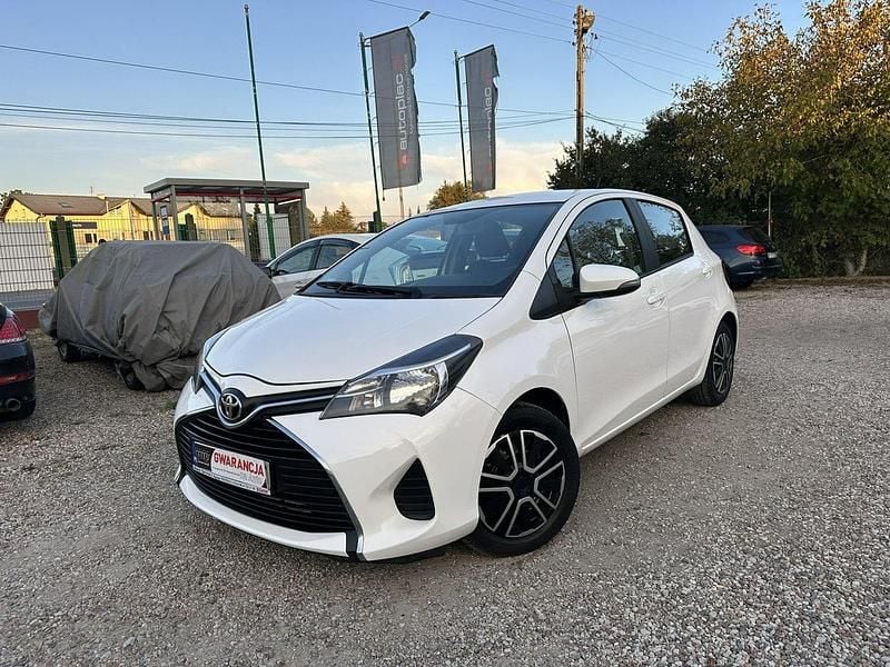 Biały Używany 2015 Toyota Yaris Hatchback | 16 900 zł (Super Cena) - Obraz 1/4