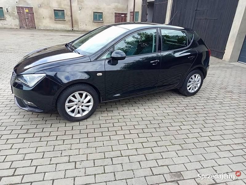 Czarny Używany 2013 Seat Ibiza Hatchback | 19 000 zł (Dobra cena) - Obraz 1/4