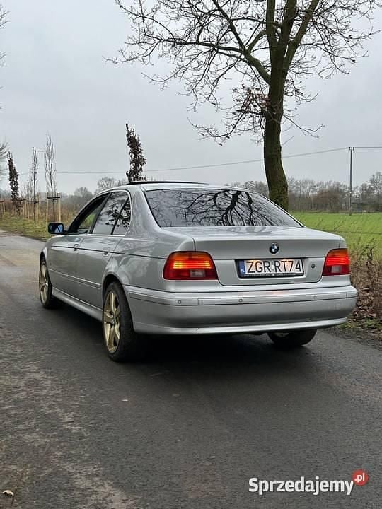 Używany BMW 525 2002 Srebrny Sedan/Limuzyna