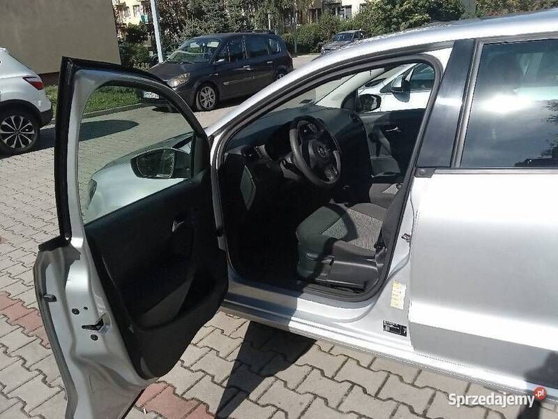 Używany VW Polo 2012 Srebrny Sedan/Limuzyna
