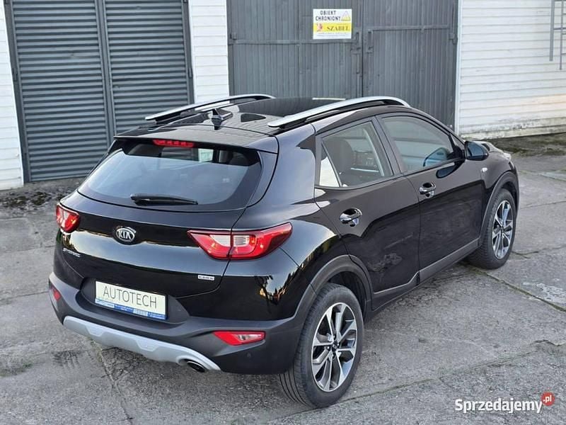 Czarny (metalik) Używany 2018 Kia Stonic 2 SUV | 49 000 zł (Dość drogi) - Obraz 1/4