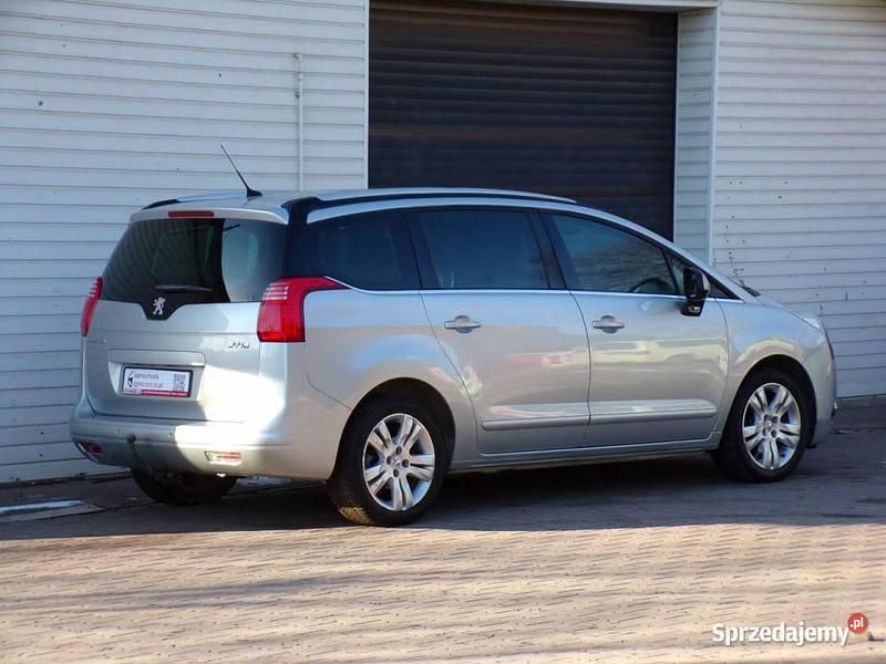 Używany Peugeot 5008 150 KM (110 kW) 2011 Srebrny Sedan/Limuzyna