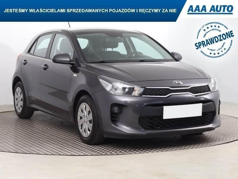 Szary Używany 2019 Kia Rio | 38 999 zł (Uczciwa cena) - Obraz 1/4