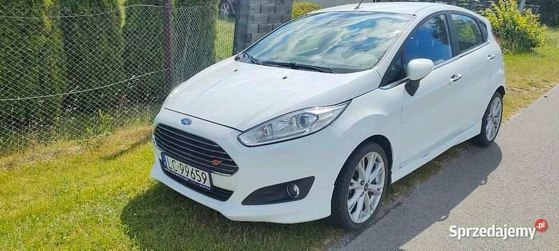 Biały Używany 2014 Ford Fiesta Hatchback | 21 900 zł (Uczciwa cena) - Obraz 1/4