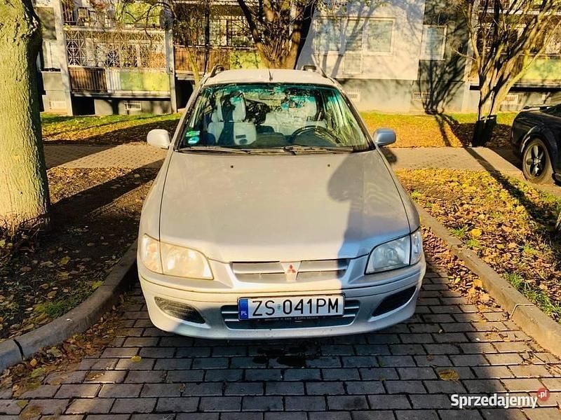 Srebrny Używany 2002 Mitsubishi Space Star Minivan | 5500 zł - Obraz 1/4