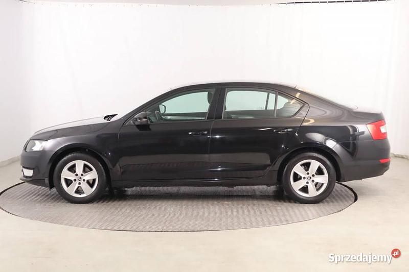 Używany Skoda Octavia 2016 Czarny Hatchback