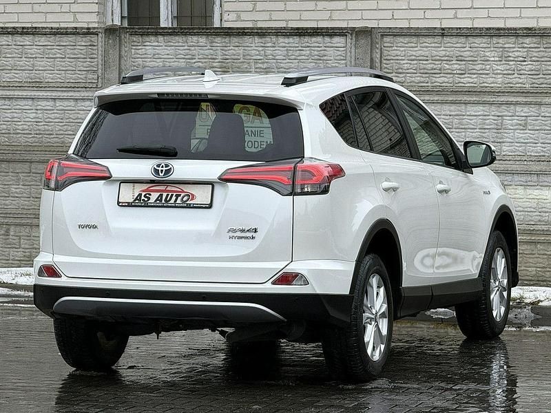 Używany Toyota RAV4 Hybrid 197 KM (144 kW) 2017 Biały SUV