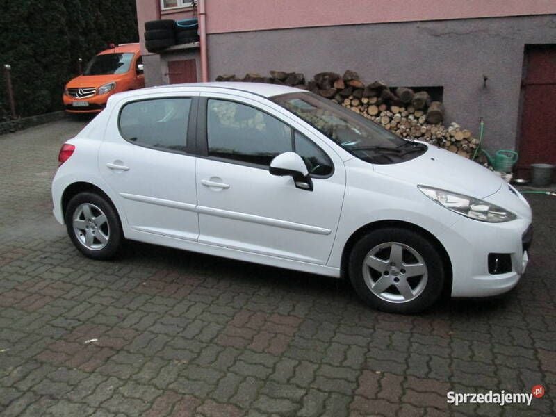 Używany Peugeot 207 2012 Biały Hatchback