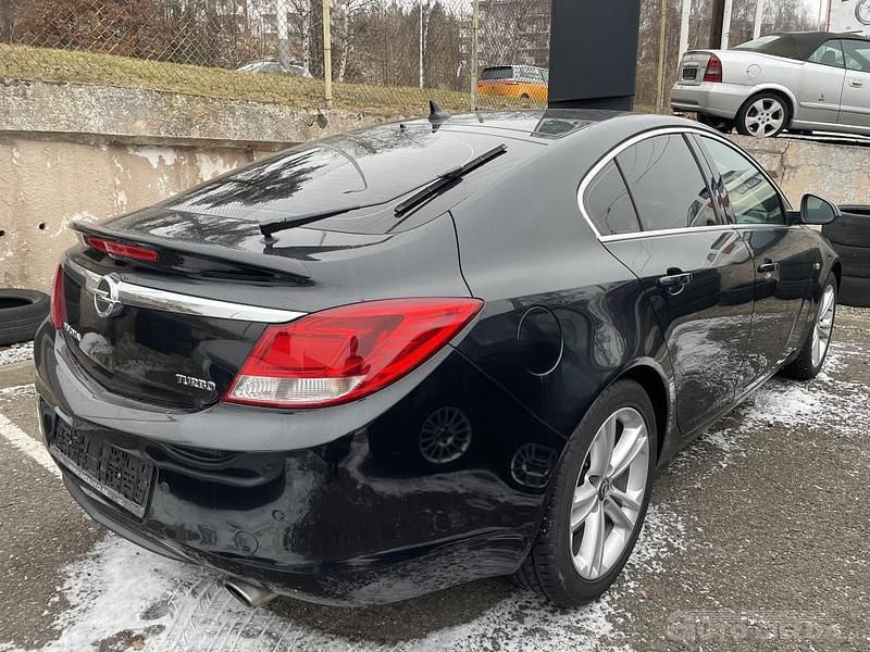 Używany Opel Insignia 220 KM (161 kW) 2013 Czarny Hatchback