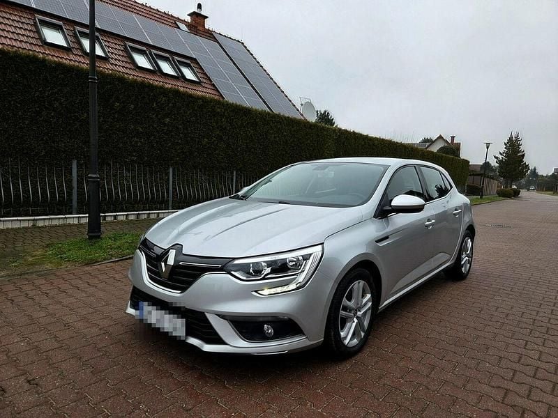 Srebrny Używany 2016 Renault Mégane IV Hatchback | 29 900 zł (Uczciwa cena) - Obraz 1/4