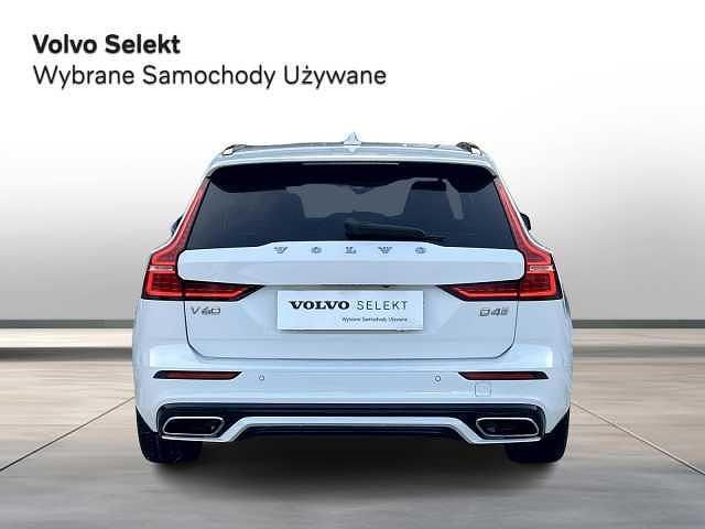 Używany Volvo V60 190 KM (139 kW) 2019 Biały Kombi