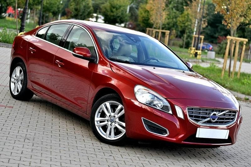Czerwony ciemny (metalik, perła) Używany 2012 Volvo S60 Sedan/Limuzyna | 32 900 zł (Uczciwa cena) - Obraz 1/4