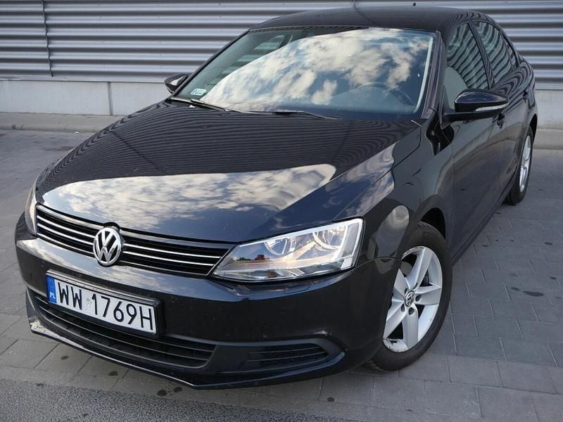 Czarny Używany 2010 VW Jetta Sedan/Limuzyna | 25 900 zł (Uczciwa cena) - Obraz 1/4