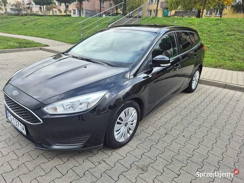 Używany Ford Focus 2018 Granatowy Kombi