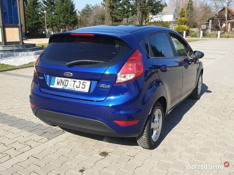 Używany Ford Fiesta 2014 Granatowy Hatchback