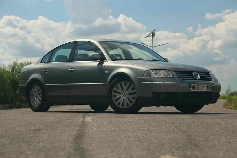 Szary Używany 2003 VW Passat Highline Sedan/Limuzyna | 9300 zł (Uczciwa cena) - Obraz 1/4