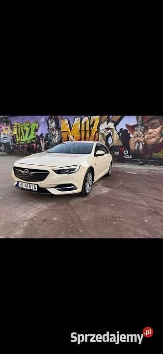 Używany Opel Insignia 2018 Beżowy Kombi