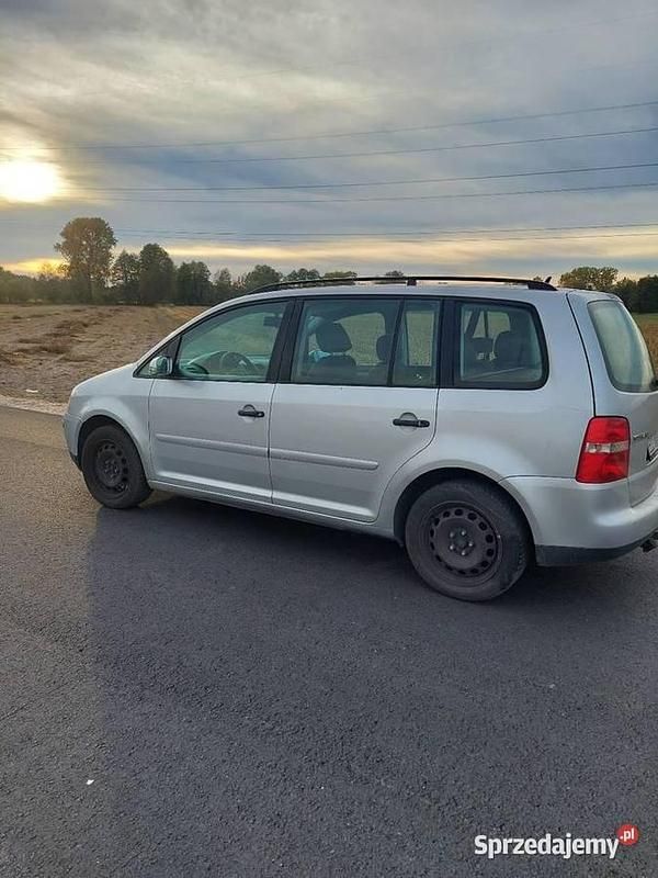 Używany VW Touran 2005 Srebrny Minivan