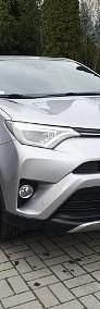Używany Toyota RAV4 143 KM (105 kW) 2017 Srebrny (metalik) SUV