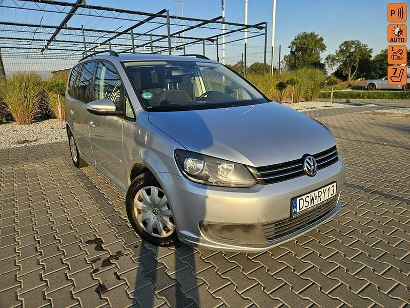 Srebrny Używany 2011 VW Touran Minivan | 23 900 zł (Uczciwa cena) - Obraz 1/4