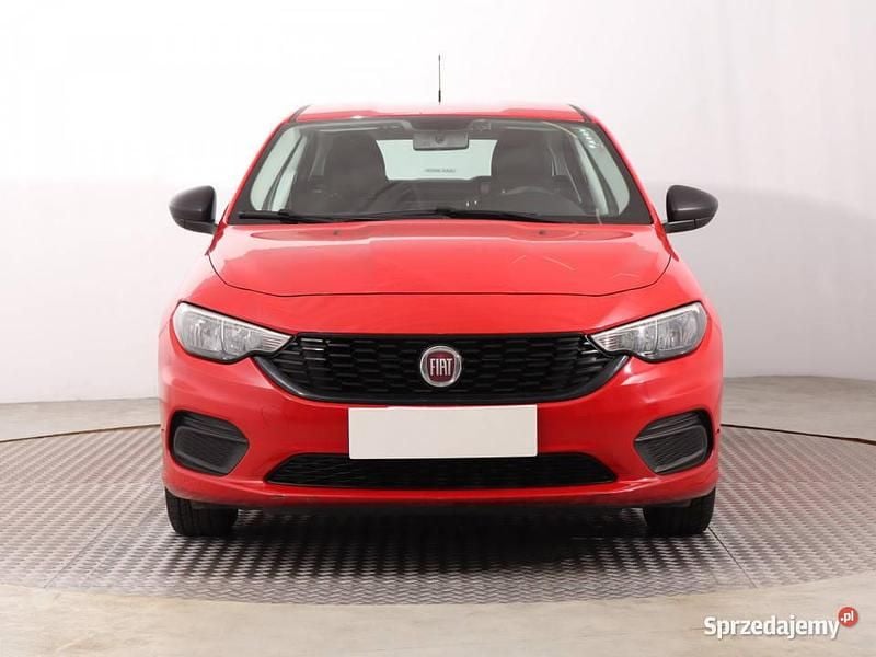 Czerwony Używany 2019 Fiat Tipo Sedan/Limuzyna | 36 999 zł (Uczciwa cena) - Obraz 1/4