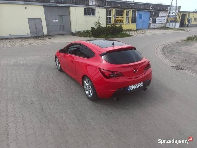 Czerwony Używany 2012 Opel Astra GTC Hatchback | 32 900 zł - Obraz 1/4