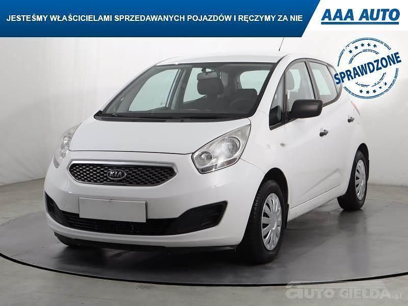 Używany Kia Venga 90 KM (66 kW) 2011 Biały Hatchback