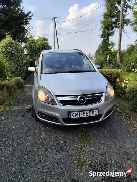 Srebrny Używany 2007 Opel Zafira Minivan | 8500 zł (Uczciwa cena) - Obraz 1/4