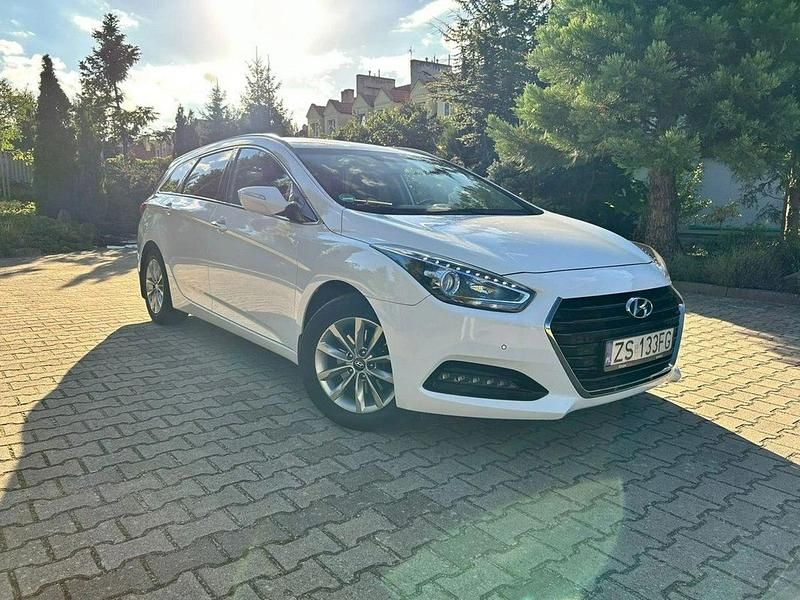 Biały (metalik) Używany 2015 Hyundai i40 Kombi | 29 888 zł - Obraz 1/4