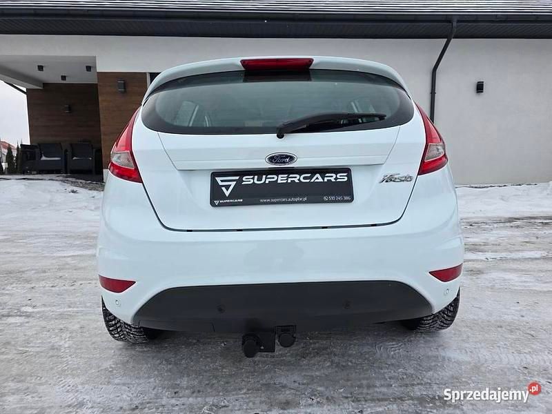 Używany Ford Fiesta Ambiente 2012 Biały Hatchback